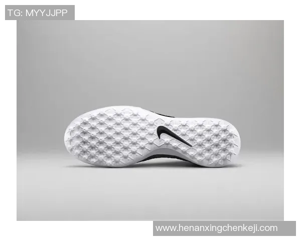 耐克足球鞋全新球星系列高清图片展现经典设计与性能优势